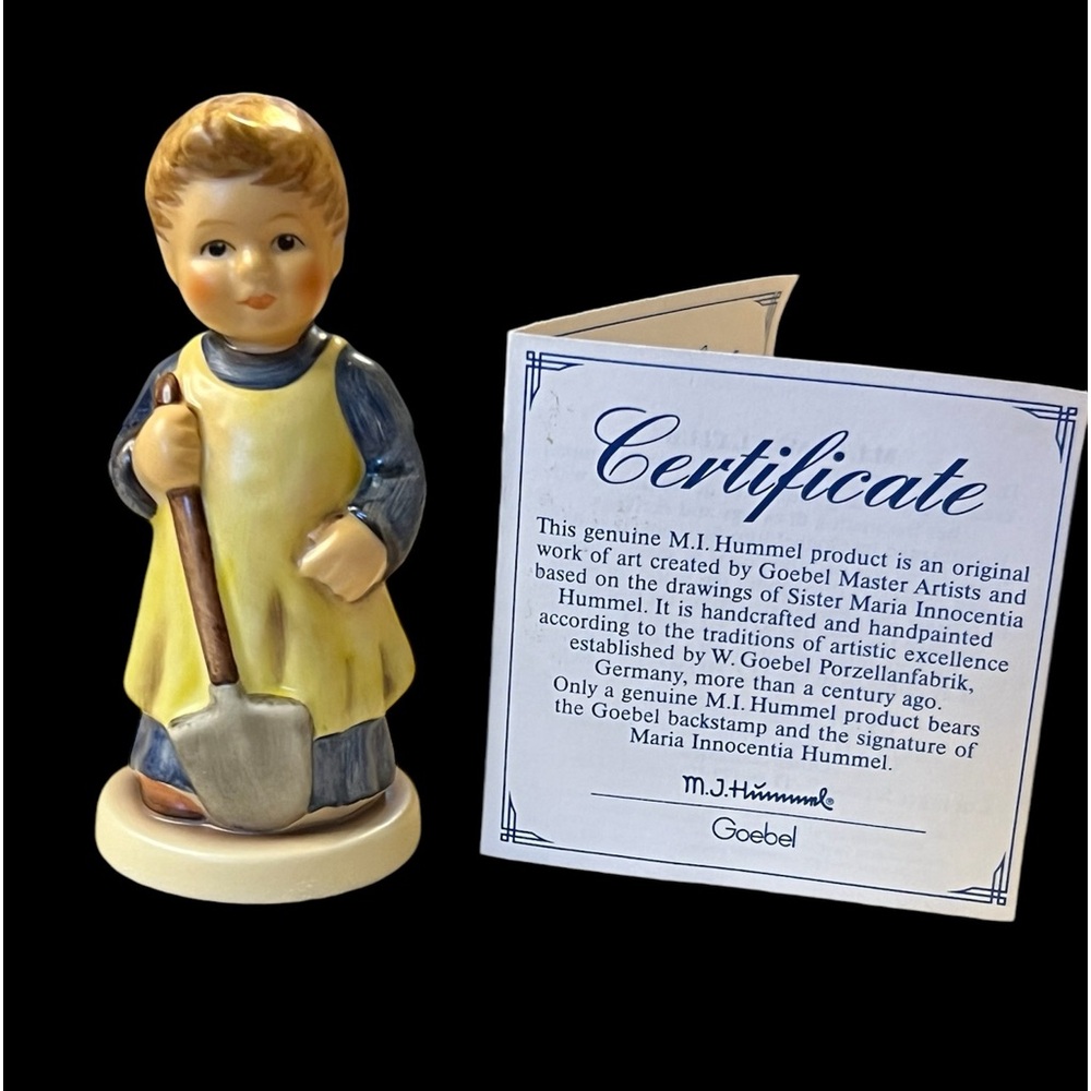 Hummel figurine #1222 3 5/8” Garden Treasures